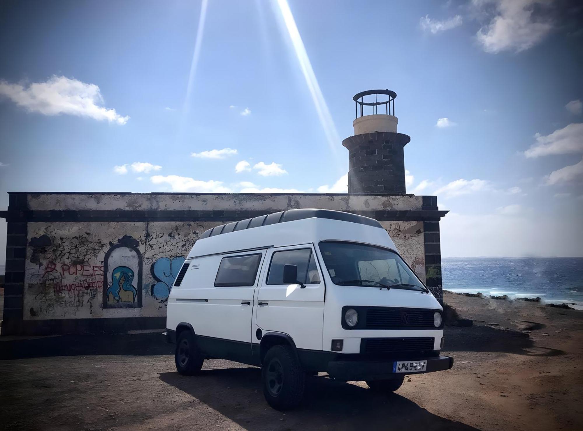 Furgoneta Camper Volkswagen White Teguise (Lanzarote)
